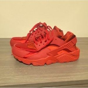 Nike Air Huarache Triple Red